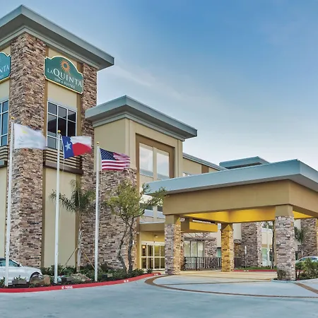 La Quinta By Wyndham Rockport - Fulton Hotel